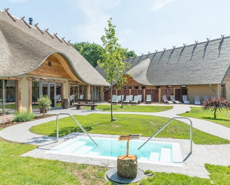 Außenbereich des Alfen Saunalands im 3 Sterne Superior Hotel Ringhotel Alfsee Piazza in Rieste | © Ringhotel Alfsee Piazza in Rieste
