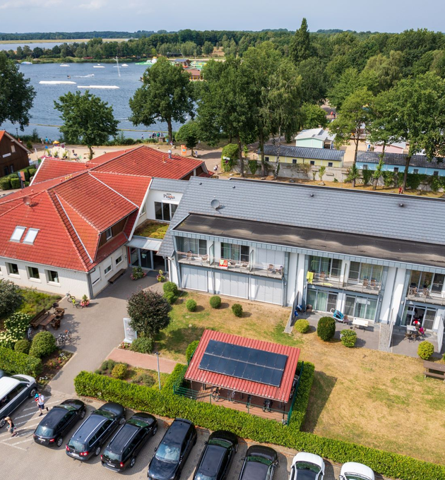 Aussenansicht des Ringhotel Alfsee Piazza in Rieste, 3 Sterne Superior Hotel im Osnabrücker Land | © Ringhotel Alfsee Piazza in Rieste