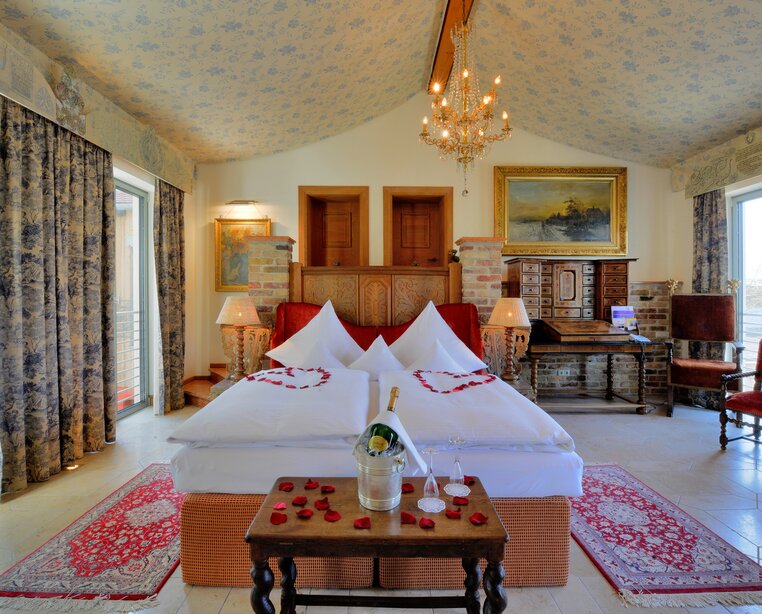 Romantic wedding suite at Ringhotel Alpenhof in Augsburg, 4-star hotel in the Swabia region | © Ringhotel Alpenhof