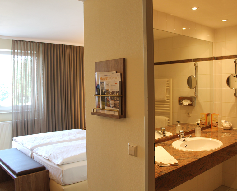 Comfort double room at Ringhotel am Stadtpark in Lünen | © Ringhotel Am Stadtpark