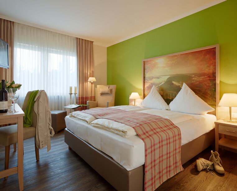 Zimmer im 3 Sterne Superior Hotel Ringhotel Bömers Moselland in Alf/Mosel in besonders schöner, ruhiger Lage, teils mit Balkon oder Loggia | © Ringhotel Bömers Moselland in Alf/Mosel