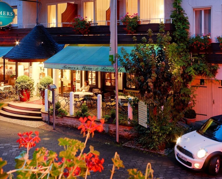 Abendstimmung am 3 Sterne Superior Hotel Ringhotel Bömers Moselland in Alf/Mosel | © Ringhotel Bömers Moselland in Alf/Mosel