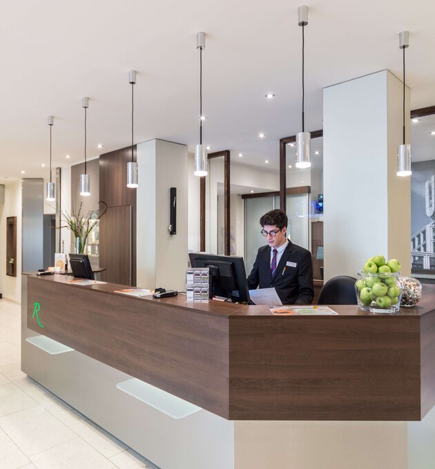Modern hotel reception at the 4-star Ringhotel Drees in Dortmund | © Ringhotel Drees in Dortmund
