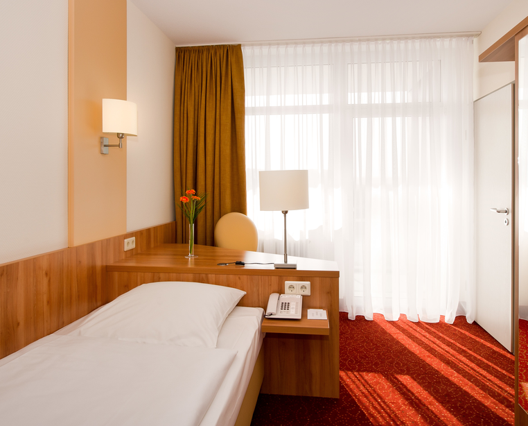 Die Comfort Zimmer verfügen über einen Balkon und liegen in der 1. Etage zur Rheinseite im 3 Sterne Superior Hotel Ringhotel Haus Oberwinter in Remagen/Bonn | © Ringhotel Haus Oberwinter in Remagen/Bonn