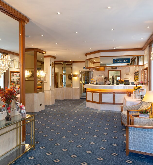 Lobby im Ringhotel Loew's Merkur  | © Peter Hülsberg