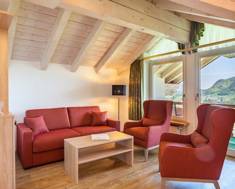 Superior Doppelzimmer mit Bergblick und Balkon im 4 Sterne Hotel Ringhotel Ferienhotel Nebelhornblick in Oberstdorf | © Ringhotel Nebelhornblick, Oberstdorf
