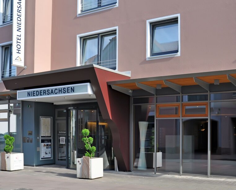 Entrance of the 4-star Ringhotel Niedersachsen in Hoexter | © Ringhotel Niedersachsen in Höxter