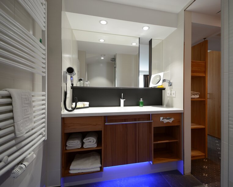 Bathroom in the Ringhotel Niedersachsen in Hoexter, 4-stars hotel in the Weser mountains | © Ringhotel Niedersachsen