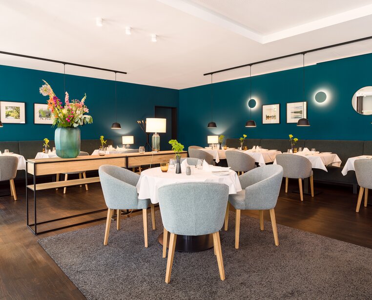 Restaurant mit Blume im 4 Sterne Superior Ringhotel Vitalhotel ambiente in Bad Wilsnack | © Ringhotel VITALHOTEL ambiente