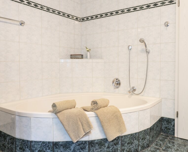 Relax with a long bath at the 4-star Ringhotel Villa Margarete in Waren an der Müritz