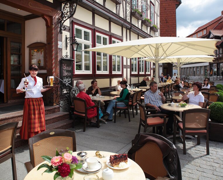 Beer garden in the 4-star hotel Ringhotel Weißer Hirsch in Wernigerode located directly in the historic town of Wernigerode | © Ringhotel Weißer Hirsch in Wernigerode