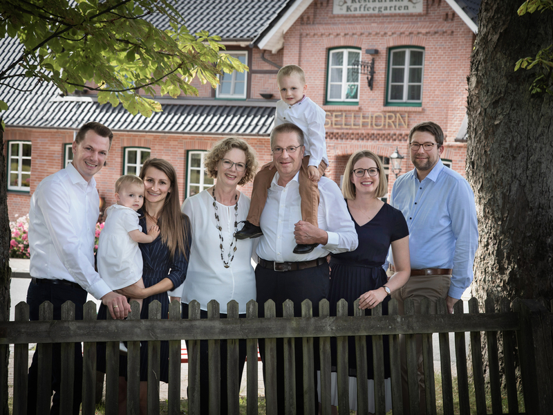 Familien_Dierksen_und_Landschof_2022.jpg: 